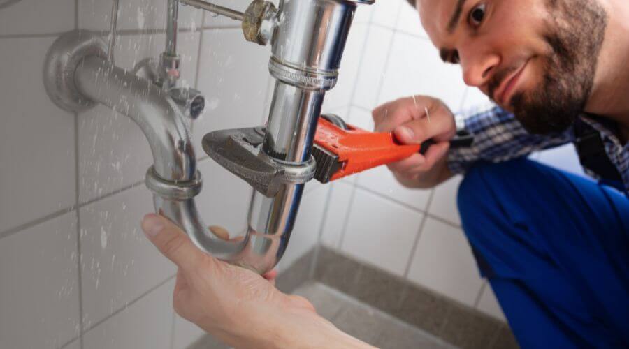 Professional same day plumber services in English, IN